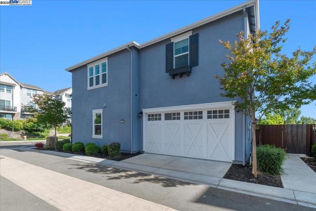 4206 Sunset View Dr, Dublin CA: https://media.crmls.org/mediaz/044e35db-bf97-462b-bb53-3c81957b2cf5.jpg