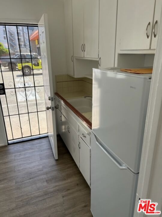 12022 W Washington Boulevard, Los Angeles CA: https://media.crmls.org/mediaz/044e585c-5219-46e4-9dcc-7aa7d5bcf0c8.jpg