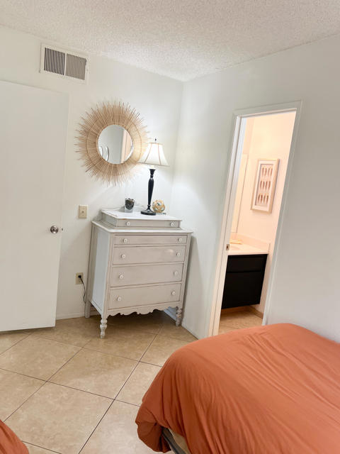 40513 Bay Hill Way, Palm Desert CA: https://media.crmls.org/mediaz/044ec095-bf40-4b12-82d8-75be8b8d4932.jpg