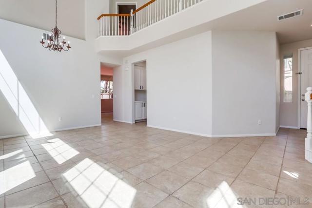 5423 Foxtail Loop, Carlsbad CA: https://media.crmls.org/mediaz/044f0a8c-3478-4395-9766-dc2c896dc5d6.jpg