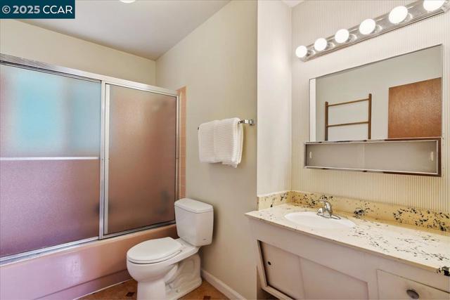 51 Rincon Rd, Kensington CA: https://media.crmls.org/mediaz/044f1712-38b6-4d93-967d-31df8334891b.jpg