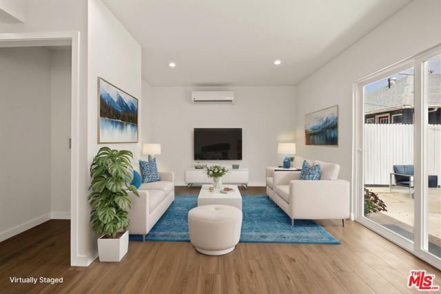1558 W 47th Street, Los Angeles CA: https://media.crmls.org/mediaz/044f386b-c612-42e7-9afb-f008caae13da.jpg