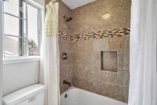 1549 Trimingham Drive, Pleasanton CA: https://media.crmls.org/mediaz/044ff9a6-450c-4f07-8521-f95114cdb9d8.jpg