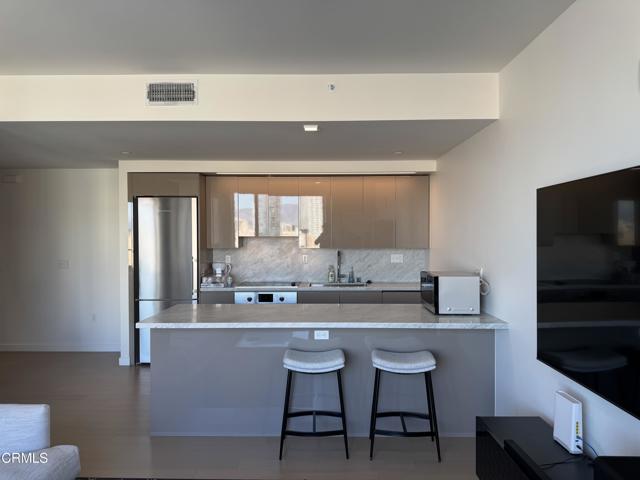 Detail Gallery Image 5 of 14 For 1050 S Grand Ave #2004,  Los Angeles,  CA 90015 - 2 Beds | 2 Baths