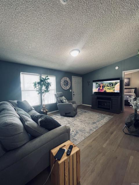 913 S Grand Avenue, San Jacinto CA: https://media.crmls.org/mediaz/04507b0e-db96-4e9a-93aa-41a6474ef52a.jpg