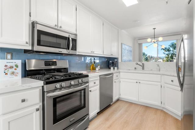 600 Baltic Circle, Redwood City CA: https://media.crmls.org/mediaz/04507da6-4cb6-46bb-8340-189942767cc1.jpg