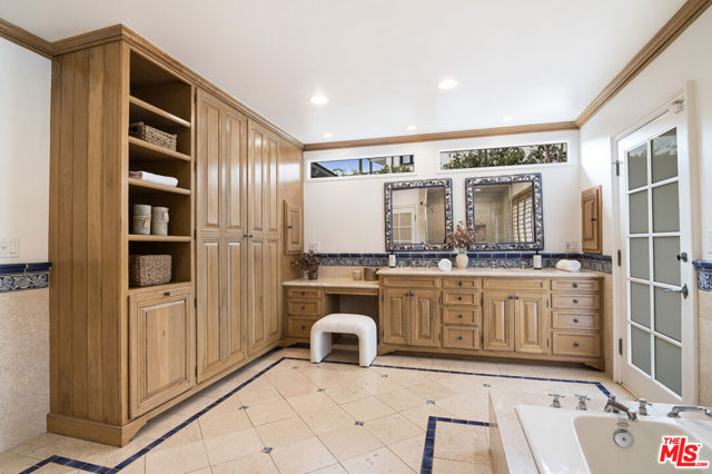 Drew Fenton | 157 N Woodburn Drive Los Angeles CA | MLS: 7226976