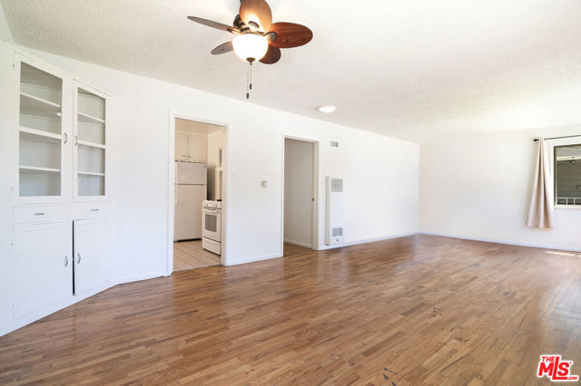 3556 Butler Avenue, Los Angeles CA: https://media.crmls.org/mediaz/04512fb6-8bf3-432f-b2be-5184b04e6f4d.jpg