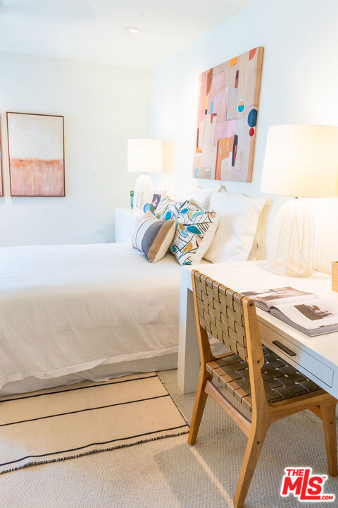 880 Hilldale Avenue, West Hollywood CA: https://media.crmls.org/mediaz/0451382f-854b-4437-8cb2-4e53238eea65.jpg