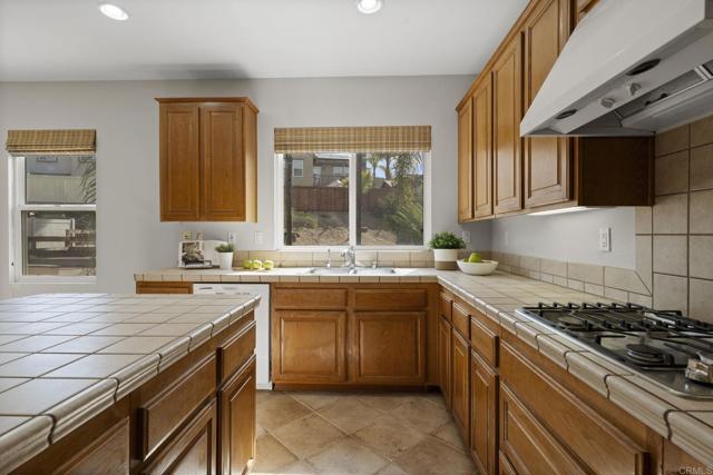 Detail Gallery Image 21 of 44 For 371 Plaza Toluca, Chula Vista,  CA 91914 - 5 Beds | 4 Baths