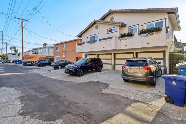 4043 Utah St, San Diego CA: https://media.crmls.org/mediaz/04515940-8cae-4462-b4a1-1737bf088306.jpg