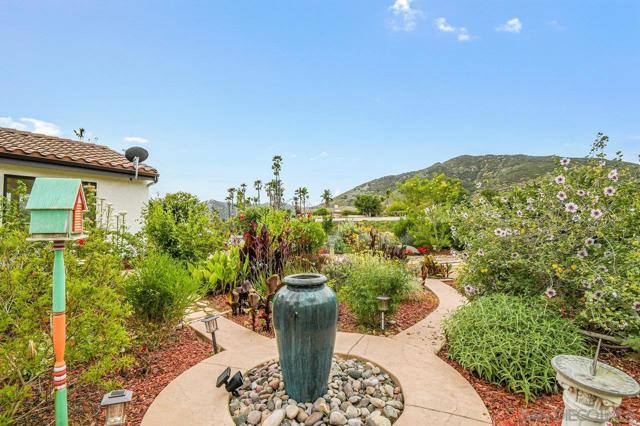 3609 Monte Real, Escondido CA: https://media.crmls.org/mediaz/04518457-1e44-43f8-8616-5486e31b31fa.jpg