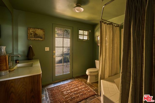 2774 Woodstock Road photo 19