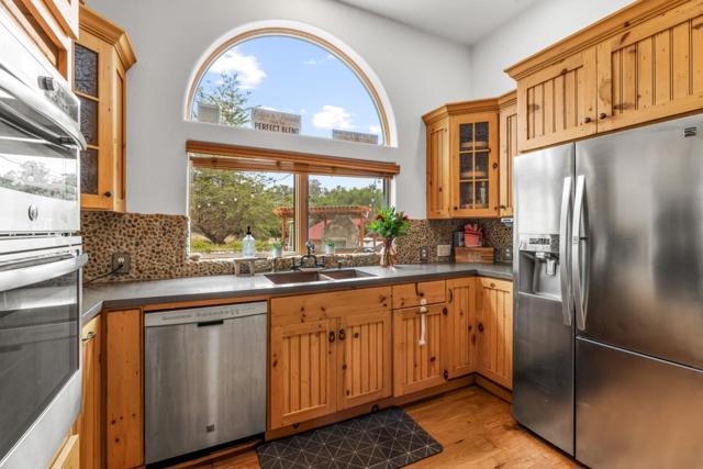 8697 Dyer Road, Salinas CA: https://media.crmls.org/mediaz/045362f8-396d-4467-a3d0-4e5dcd0c0f6d.jpg