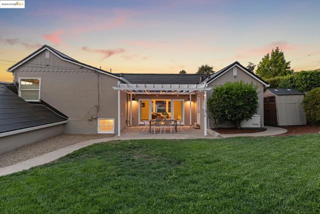 4701 Kaphan Ave, Oakland CA: https://media.crmls.org/mediaz/0453c405-7908-4e8a-a467-e660d7d63473.jpg