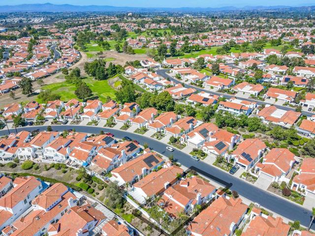 4963 Lamia way, Oceanside CA: https://media.crmls.org/mediaz/0453d5d5-f9fa-4c49-9b7f-ca2e02d0bec2.jpg