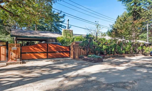 14826 Skyline Boulevard, Redwood City CA: https://media.crmls.org/mediaz/04540bc4-1df4-47ce-b67f-8a8d206c7df5.jpg