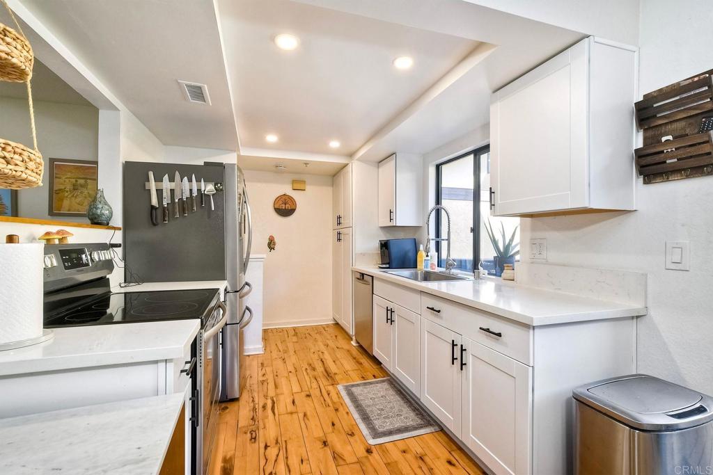 1680 N Coast Highway 101 27