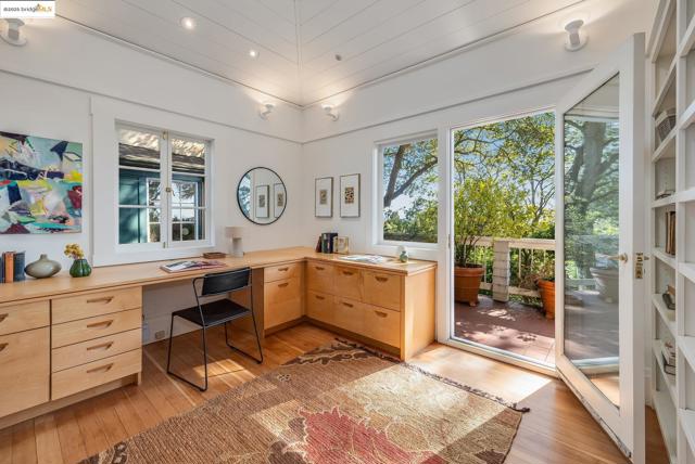 2671 Shasta Rd, Berkeley CA: https://media.crmls.org/mediaz/04548875-afad-4f31-b9aa-651daa63d54f.jpg