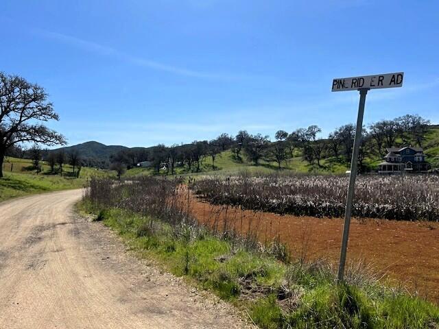 355 Pine Ridge Road, Lakeport CA: https://media.crmls.org/mediaz/0454ddca-b89e-452b-bdaf-c71bd564cf52.jpg