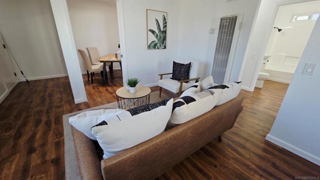 MLS #250032598SD image #11