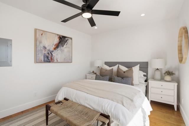 Detail Gallery Image 8 of 14 For 5027 Santa Monica Ave #B,  San Diego,  CA 92107 - 3 Beds | 2/1 Baths