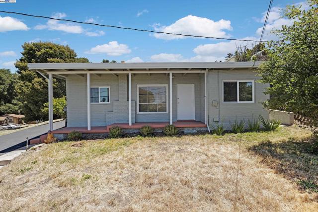 22756 Bayview Ave, Hayward CA: https://media.crmls.org/mediaz/045823d5-a9c9-4d05-b967-f6bbe97028b9.jpg
