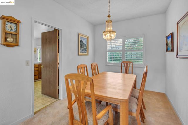 363 Limerick Way, Vacaville CA: https://media.crmls.org/mediaz/04584618-0298-4262-bd6d-f6bd1592a127.jpg