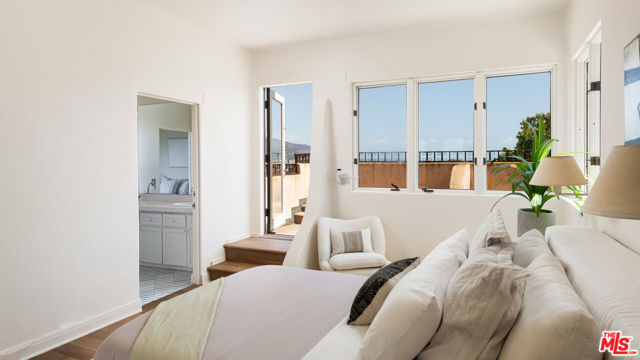 23349 Malibu Colony Road, Malibu CA: https://media.crmls.org/mediaz/0458710b-788c-4d81-8205-ac1e9fc6a621.jpg