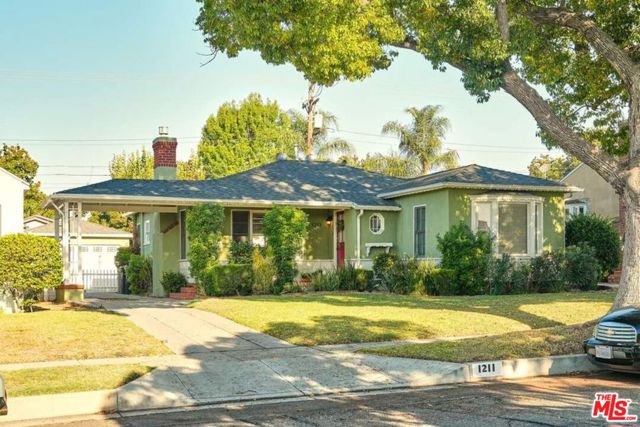 1211 Norton Avenue photo 1