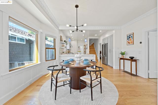 1026 Ventura Ave, Albany CA: https://media.crmls.org/mediaz/0458f1d3-2304-406d-a182-dd8374d77bb3.jpg