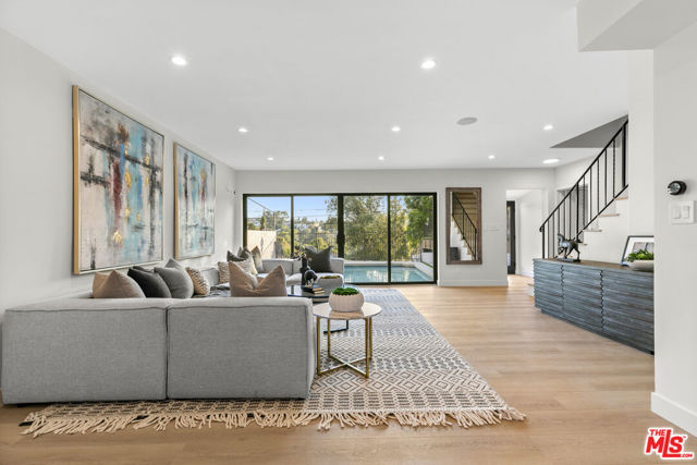 5132 Escobedo Drive, Woodland Hills CA: https://media.crmls.org/mediaz/04591330-254f-4ab1-8034-f0fcf84eeebf.jpg