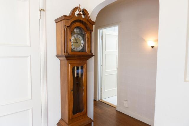 1541 Maple Street, San Mateo CA: https://media.crmls.org/mediaz/04599129-3e6d-4462-9ce2-237462df8d99.jpg