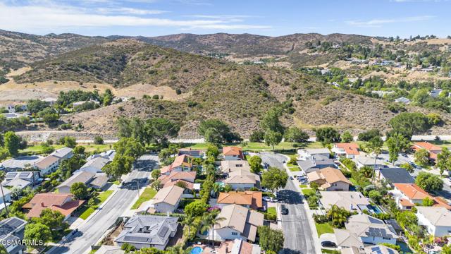 1661 Oldcastle Place, Westlake Village CA: https://media.crmls.org/mediaz/045a1cea-e055-40a0-9e55-36eb84a67b45.jpg