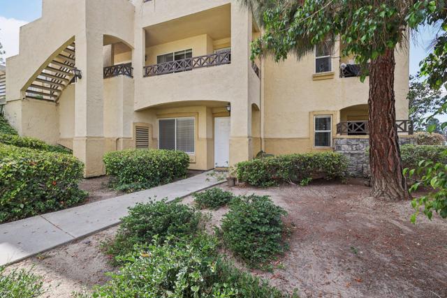 2077 Lakeridge Circle, Chula Vista CA: https://media.crmls.org/mediaz/045aaa35-2abc-45cf-9218-3198c6ab7e6d.jpg