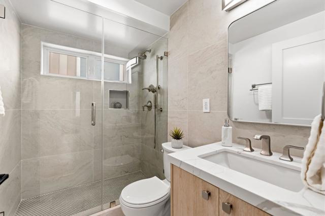 Image 22 of 59 For 212 Pacific Street