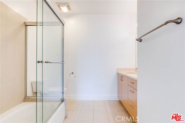 917 S New Hampshire Avenue, Los Angeles CA: https://media.crmls.org/mediaz/045be759-141c-48eb-a5e1-8e96501cb0d0.jpg