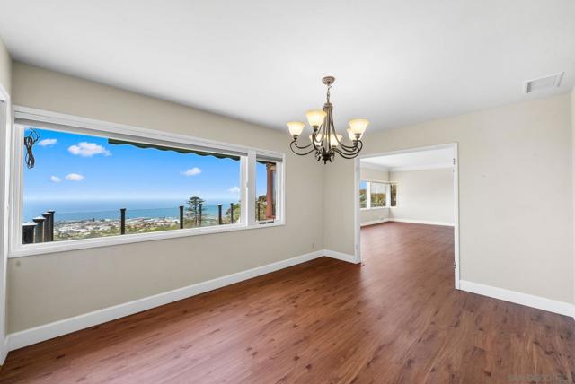 7330 Brodiaea Way, La Jolla CA: https://media.crmls.org/mediaz/045bec0d-ef62-4304-9126-c68b97b75dde.jpg