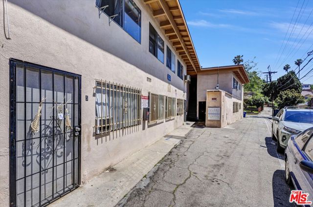 Image 9 of 15 For 5005 Axtell Street