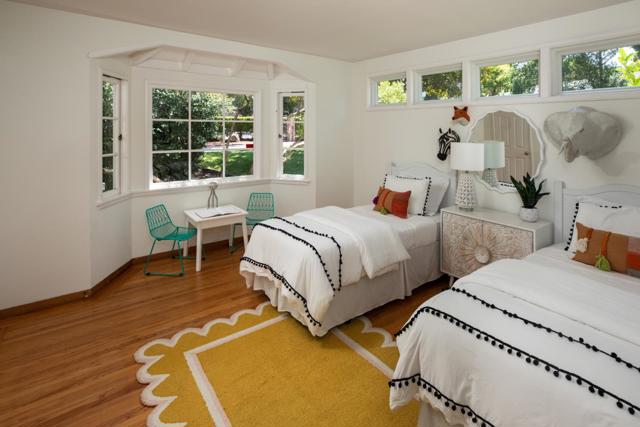700 Laurelwood Drive, San Mateo CA: https://media.crmls.org/mediaz/045c9950-14fe-466f-85ff-e27caf6d8032.jpg