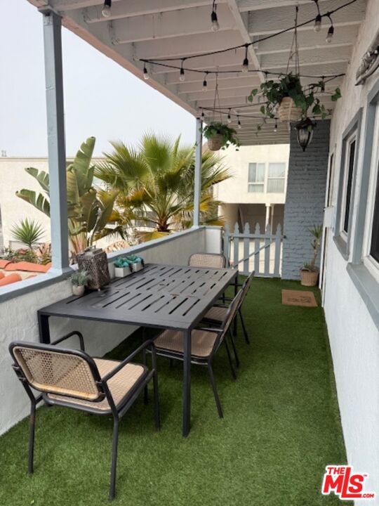3920 Highland Avenue, Manhattan Beach CA: https://media.crmls.org/mediaz/045ccb01-b208-40ce-9f17-75a75622c9a4.jpg