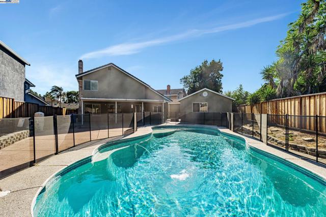 25 Phillips Ct, Tracy CA: https://media.crmls.org/mediaz/045cd372-5055-4f84-ba9d-86d7ff349b4e.jpg