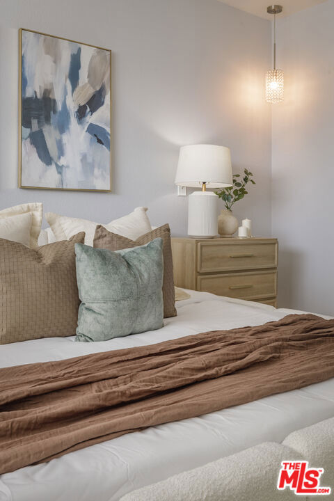 4829 Whitsett Avenue, Valley Village CA: https://media.crmls.org/mediaz/045d21a6-c6d1-4d6c-8074-d5a024597a80.jpg