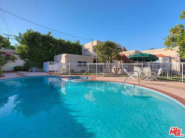 525 N Rexford Drive, Beverly Hills CA: https://media.crmls.org/mediaz/045dcae0-ccf1-4df5-9e49-3e97c8a5ed03.jpg