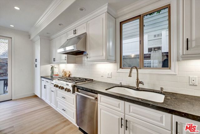 2517 Huntington Lane, Redondo Beach, California 90278, 4 Bedrooms Bedrooms, ,3 BathroomsBathrooms,Residential,For Sale,Huntington,25607911 2517 Huntington Lane, Redondo Beach, California 90278, 4 Bedrooms Bedrooms, ,3 BathroomsBathrooms,Residential,For Sale,Huntington,25607911