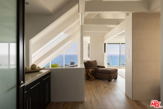 31522 Broad Beach Road, Malibu, California 90265, 3 Bedrooms Bedrooms, ,3 BathroomsBathrooms,Single Family Residence,For Sale,Broad Beach,24427395