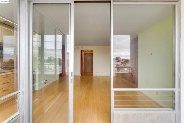 2550 Dana St, Berkeley CA: https://media.crmls.org/mediaz/045e5536-16aa-4fa6-a11d-f791449f74d1.jpg