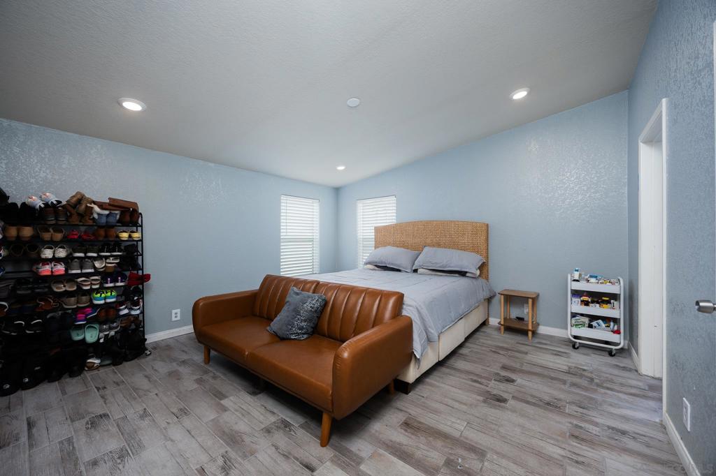 MLS #250038022SD image #14