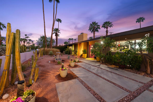 2749 E Livmor Avenue, Palm Springs, CA 92262