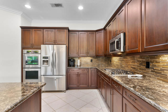 74629 Lavender Way, Palm Desert CA: https://media.crmls.org/mediaz/045ee64b-17ef-4e32-a671-ad14db2f5634.jpg